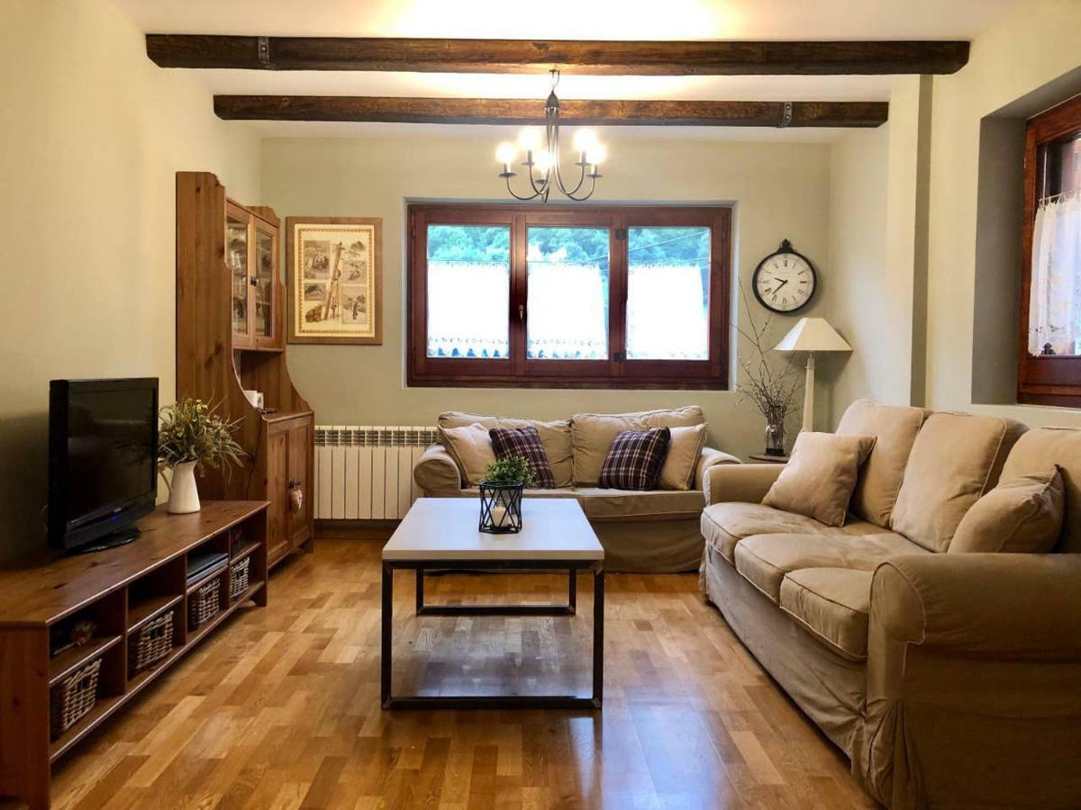 Acogedor Apartamento En El Corazon Del Valle Les Bordes Buitenkant foto